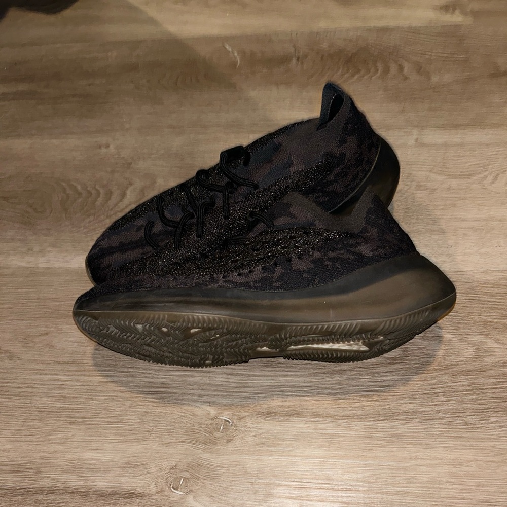 Yeezy 380 ónix